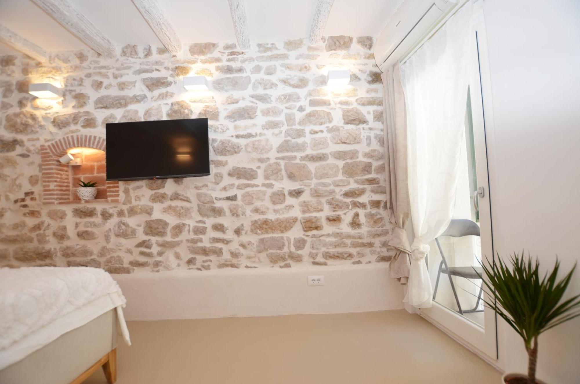 Apartment Al Pozzo Ровинь Экстерьер фото